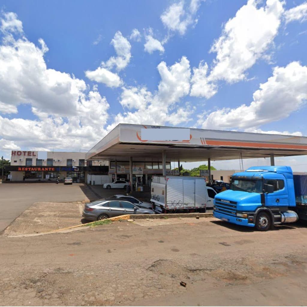 Comercial em leilão em Matelândia - PR, bairro Centro — IMÓVEL COMERCIAL COM ÁREA TOTAL DE 4.000.00 m2- em MATELÂNDIA/PR