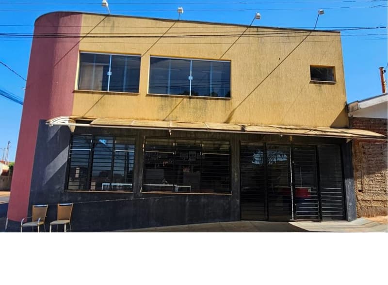 Foto 1 de 7: Comercial em leilão em Batatais - SP — DIREITOS - IMÓVEL COMERCIAL Sobrado localizado na cidade de Batatais/SP