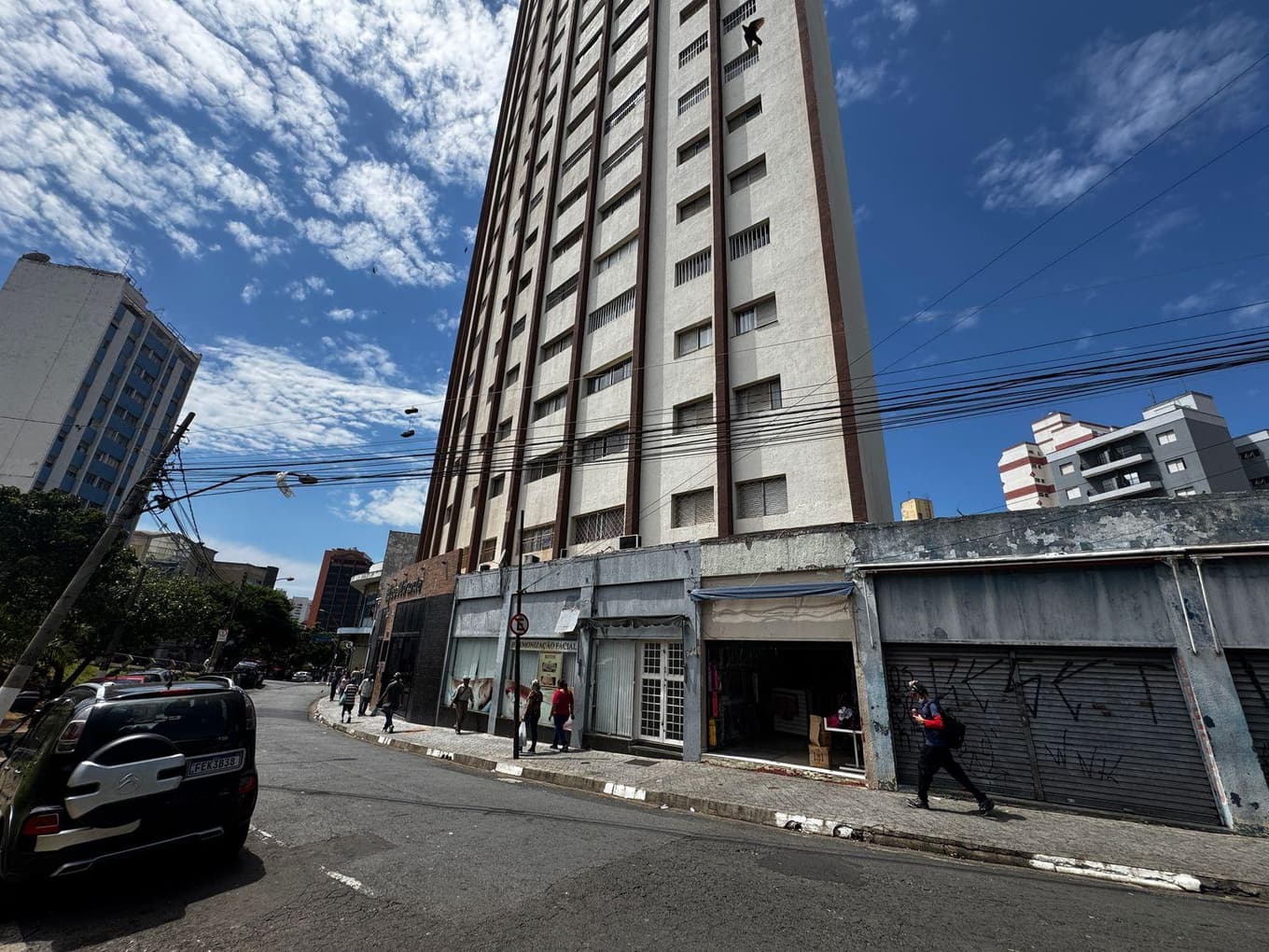 Foto 21 de 28: Apartamento em leilão em Campinas - SP — Apto 95m², Ocupado, 1 Box no Centro em Campinas/SP