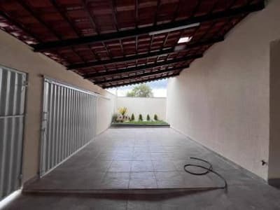 Foto 9 de 15: Casa em leilão em Inhumas - GO, bairro Jardim Raio de Sol — Casa 238m² com Terreno 360m² | Inhumas-GO | Jardim Raio de Sol | Oportunidade - Próx. à Av. Bernardo Sayão e à Unidade Universitária da UEG - Financiamento até 420 Meses!