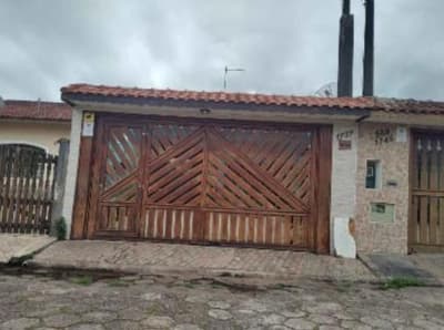 Casa em leilão em Itanhaém - SP — Casa 88m² no bairro Jardim Suarão em Itanhaém/SP - Ocupado