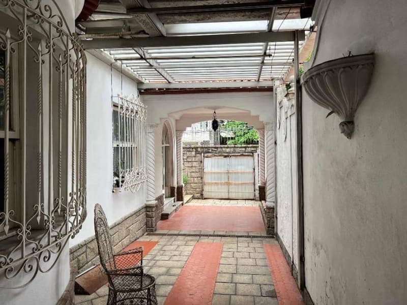 Foto 31 de 36: Casa em leilão em Rio De Janeiro - RJ, bairro Vila Isabel — Casa 374m² com Terreno 300m² | Rio de Janeiro-RJ | Vila Isabel | Oportunidade com 2 Vagas - Próx. ao Maracanã e à Av. 28 de Setembro - Financiamento até 420 Meses!