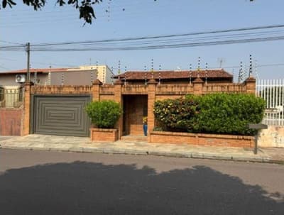 Terreno em leilão em Pirapozinho - SP — 50% de Imóvel residencial com 164,49 m² de área construída.