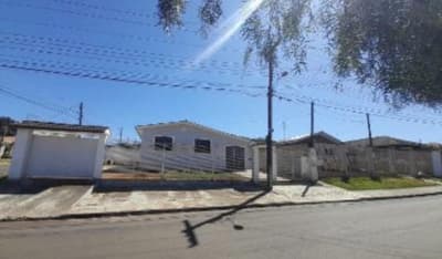 Foto 2 de 3: Casa em leilão em Ponta Grossa - PR — Casa 60m², em Ponta Grossa/PR - Ocupado