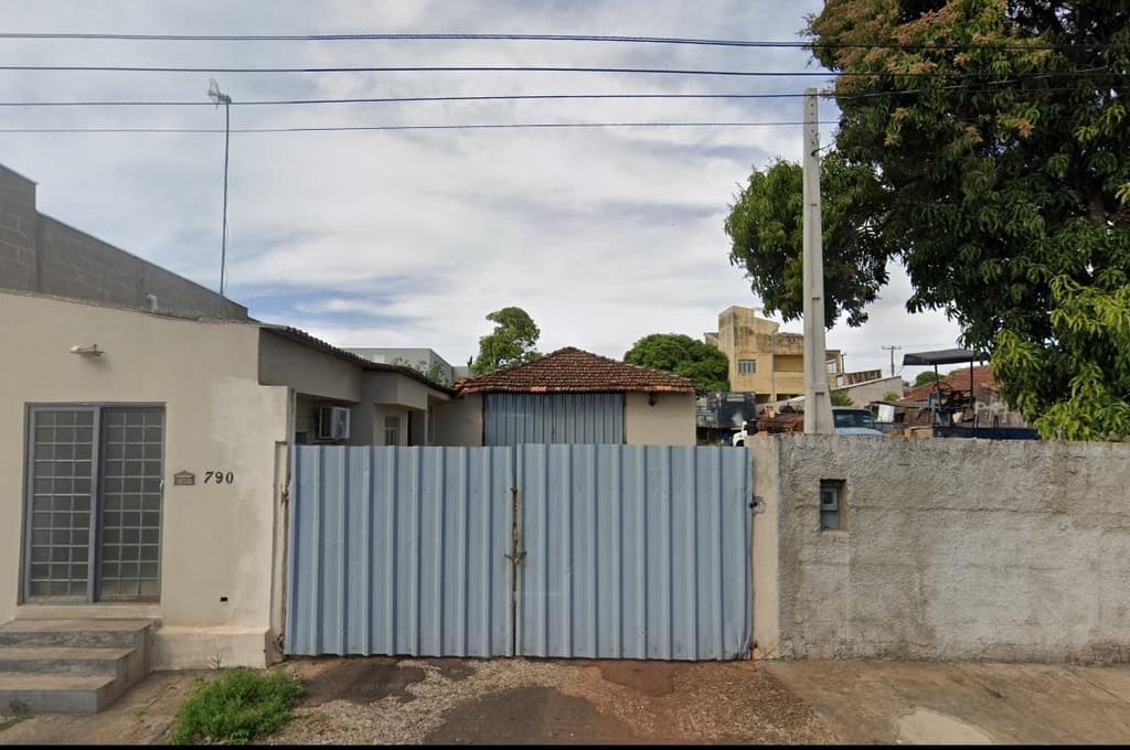 Comercial em leilão em Brodowski - SP — IMOVEL - COMERCIAL com BARRACÃO - Av: Dr. Rebouças, 790 na cidade de Brodowski/SP