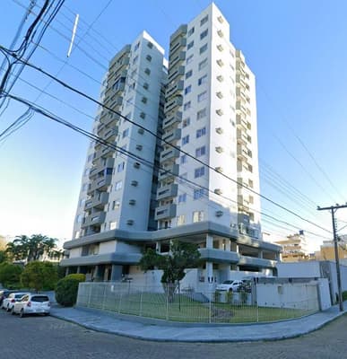 Foto 2 de 10: Apartamento em leilão em Blumenau - SC, bairro Vila Nova — Apartamento 71m² + Vaga | Ed. Heidorn - Vila Nova/Blumenau/SC | 50% Desconto na 2ª Praça - Excelente Oportunidade de Investimento em Bairro Consolidado!