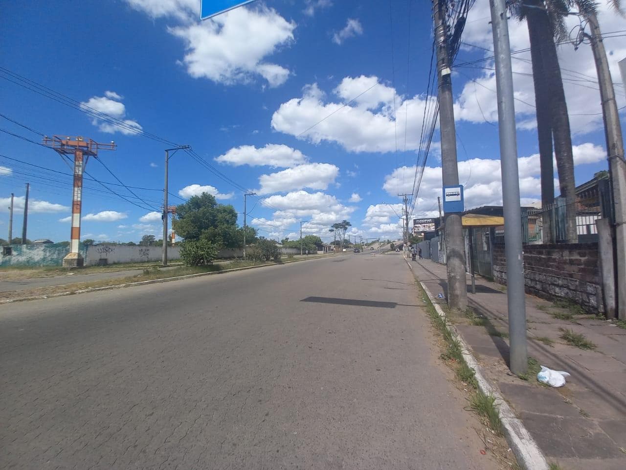 Foto 7 de 51: Terreno em leilão em Porto Alegre - RS — IMÓVEL COM ÁREA DE TERRENO DE 3.770M2 E ÁREA CONSTRUÍDA DE 2.150M2, RUA DONA TEODORA, 1281 (ESQUINA COM RUA NELSON NILO FACHINELLI), FARRAPOS, PORTO ALEGRE/RS - Massa Falida de Pluma Conforto e Turismo
