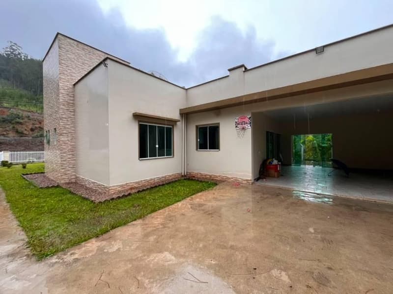 Foto 27 de 33: Casa em leilão em Presidente Getúlio - SC — Casa 239m² com Terreno 1125m² || DESOCUPADA || Presidente Getúlio-SC | Niterói - 3 Dorms, 3 Banheiros - Financiamento até 420 Meses!