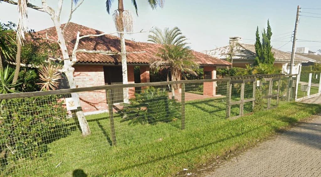 Foto 2 de 5: Terreno em leilão em Xangri-lá - RS, bairro Centro — Casa em alvenária na Rua Rio Mampituba, 1512, Centro - Xangri-lá/RS