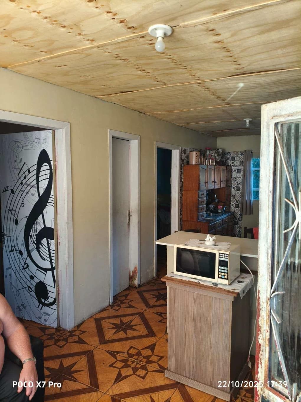 Foto 2 de 6: Casa em leilão em Clevelândia - PR — Terreno urbano, com área de 420,00m2, contendo uma casa em alvenaria em Clevelândia/PR