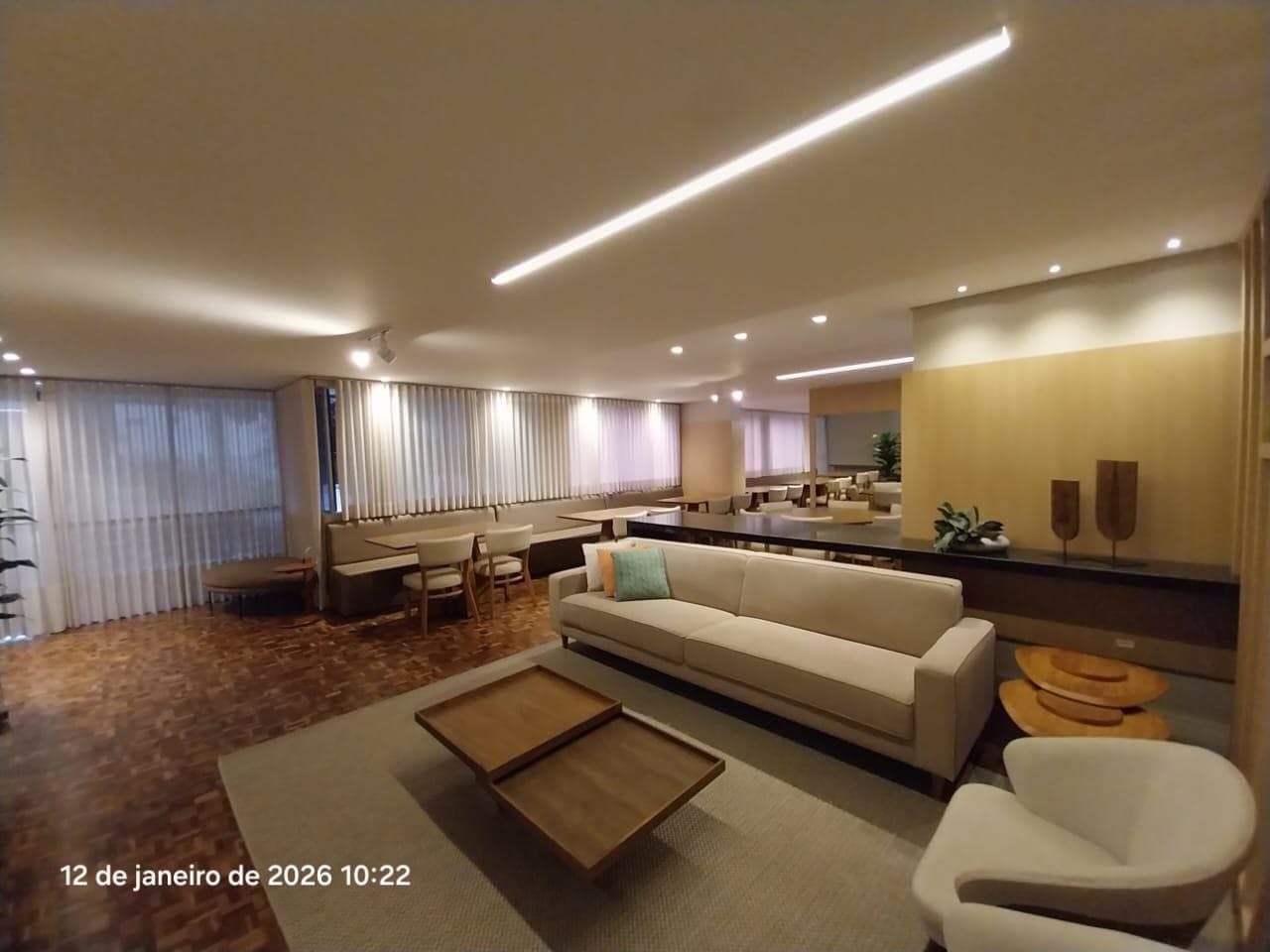 Foto 29 de 30: Apartamento em leilão em Curitiba - PR, bairro Água Verde — Apartamento (área de 159m²) com Vagas de Garagem Edifício Filadélfia - Água Verde Curitiba/PR