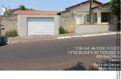 Casa em leilão em Barra Do Garças - MT — Casa Residencial, A.T. 600m², A.C. 280,00m², 5 dormitórios, 4 banheiros, 2 áreas cobertas, localizada no Centro