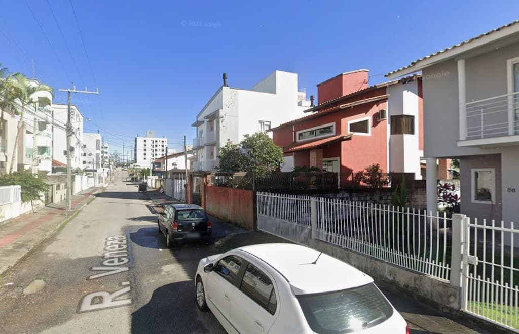 Foto 2 de 2: Casa em leilão em Palhoça - SC, bairro Passa Vinte — Casa 300m², Bairro Passa Vinte Palhoça/SC