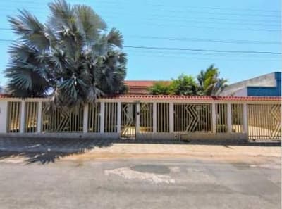 Foto 12 de 12: Casa em leilão em São Luís De Montes Belos - GO, bairro Setor Inicial — Casa 400m² com 4 Vagas e Lote 600m² | São Luís de Montes Belos-GO | Setor Inicial | Excelente Localização na Av. Cidade de Goiás, Próx. ao Espelho D'Água - Financiamento em até 420 Meses!