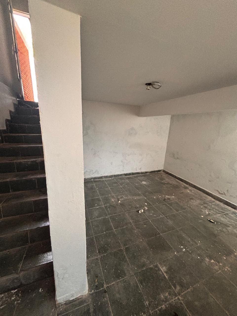 Foto 11 de 36: Casa em leilão em Hortolândia - SP — CASA COM 492m² A.T. e 216,20 de A.C. EM HORTOLÂNDIA/SP
