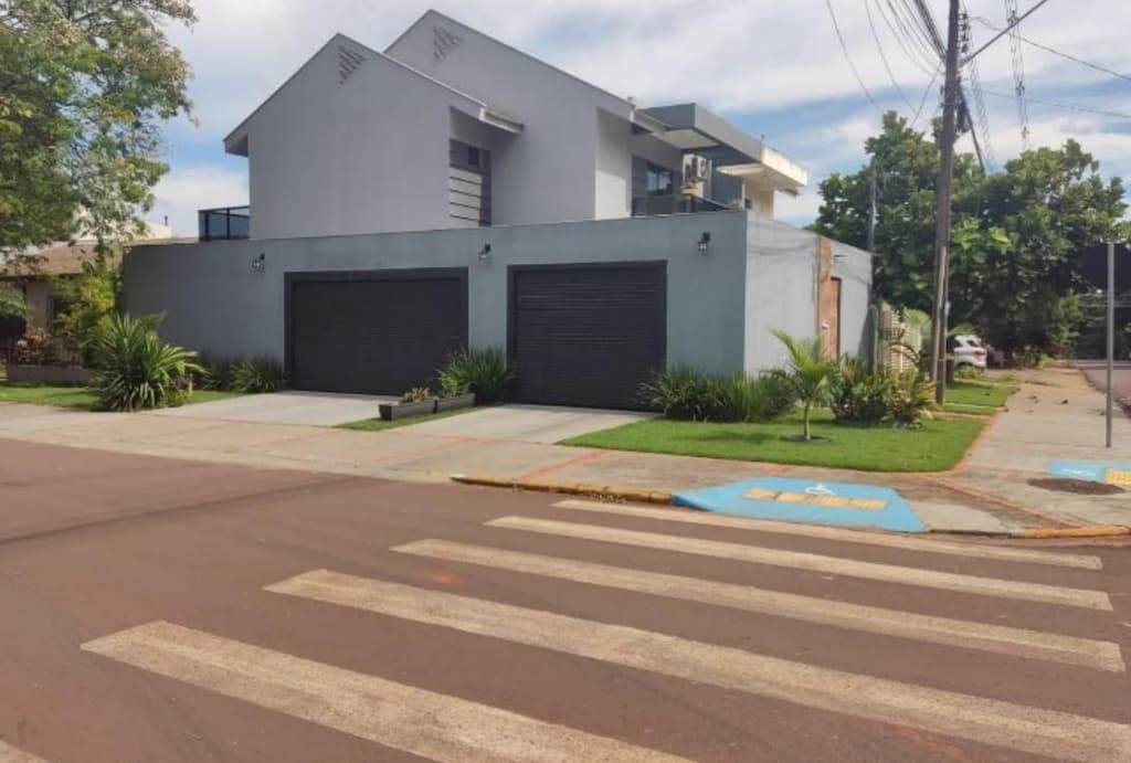 Foto 4 de 9: Casa em leilão em Toledo - PR — IMÓVEL URBANO- COM ÁREA TOTAL DE 150,00 m2- ÁREA CONSTRUIDA 190,00 m2- Em TOLEDO/PR