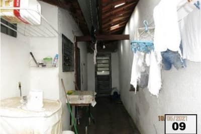 Foto 8 de 14: Casa em leilão em São Carlos - SP — Casa, A.T. 172m², A.C. 155m², 3 dorms, Res. Américo Alves Margarido