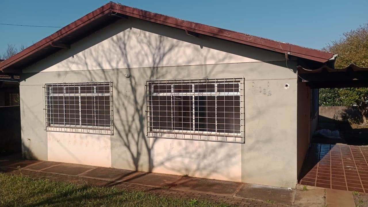 Foto 9 de 14: Casa em leilão em Capitão Leônidas Marques - PR — Casa 152m² Desocupada no Bairro Centro em Capitão Leonidas Marques/PR