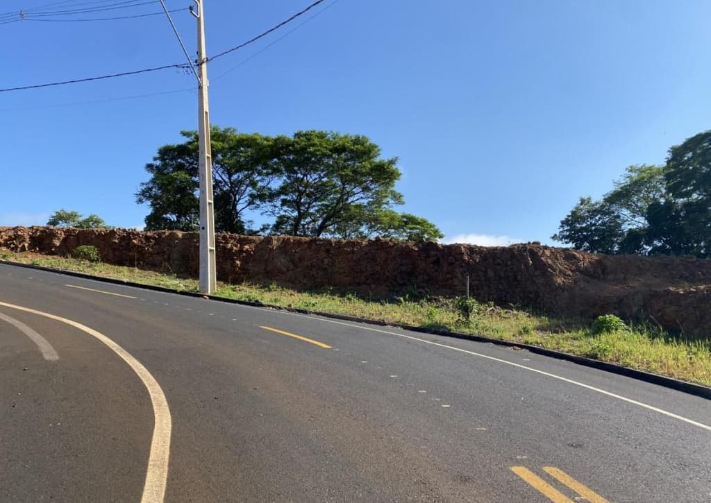Foto 6 de 6: Terreno em leilão em Francisco Beltrão - PR, bairro Sadia — Terreno Urbano 462,95m2 - Próximo ao novo contorno, ruas asfaltadas, parte alta, área em ascensão e valorização