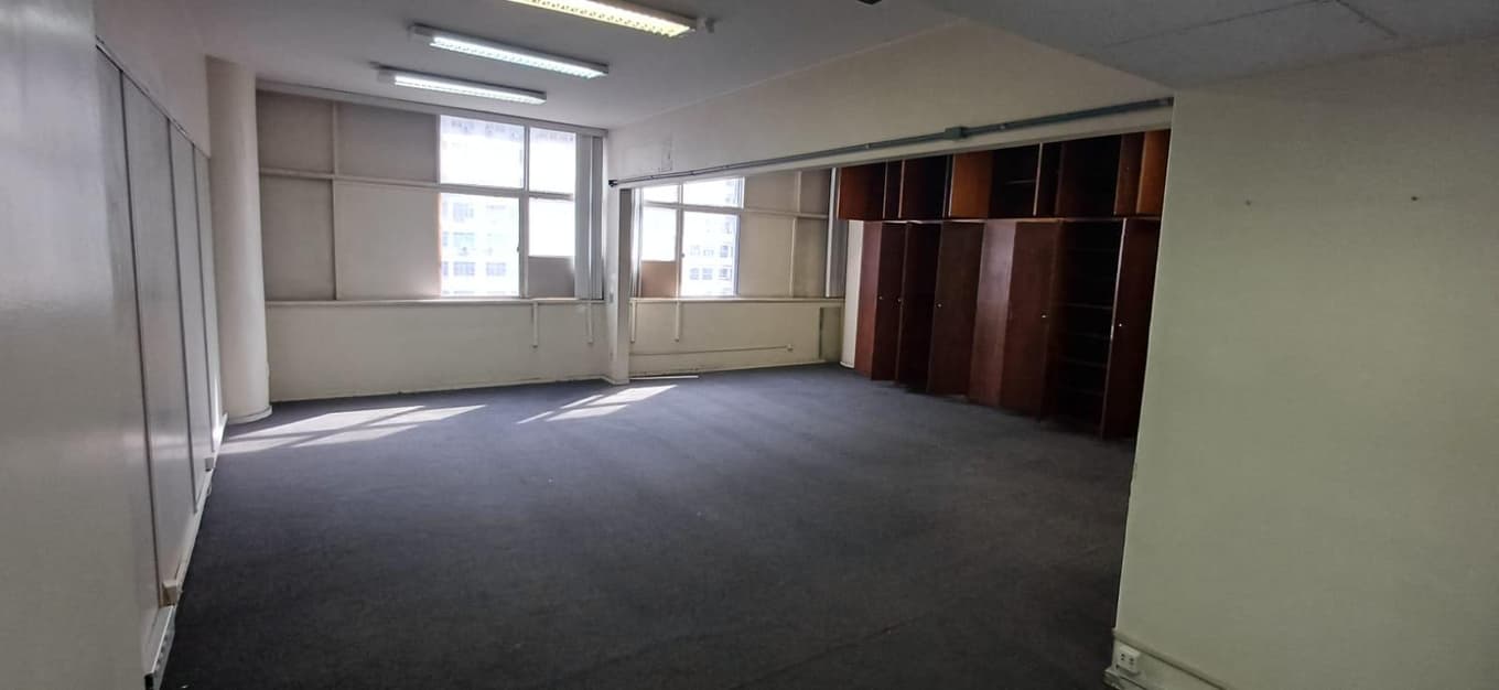 Foto 24 de 57: Comercial em leilão em Rio De Janeiro - RJ, bairro Centro — Conjunto Comercial 377m² na Av. Presidente Vargas, 583 | Centro/RJ | Próximo ao Metrô Uruguaiana e Candelária | Oportunidade para Investidores!
