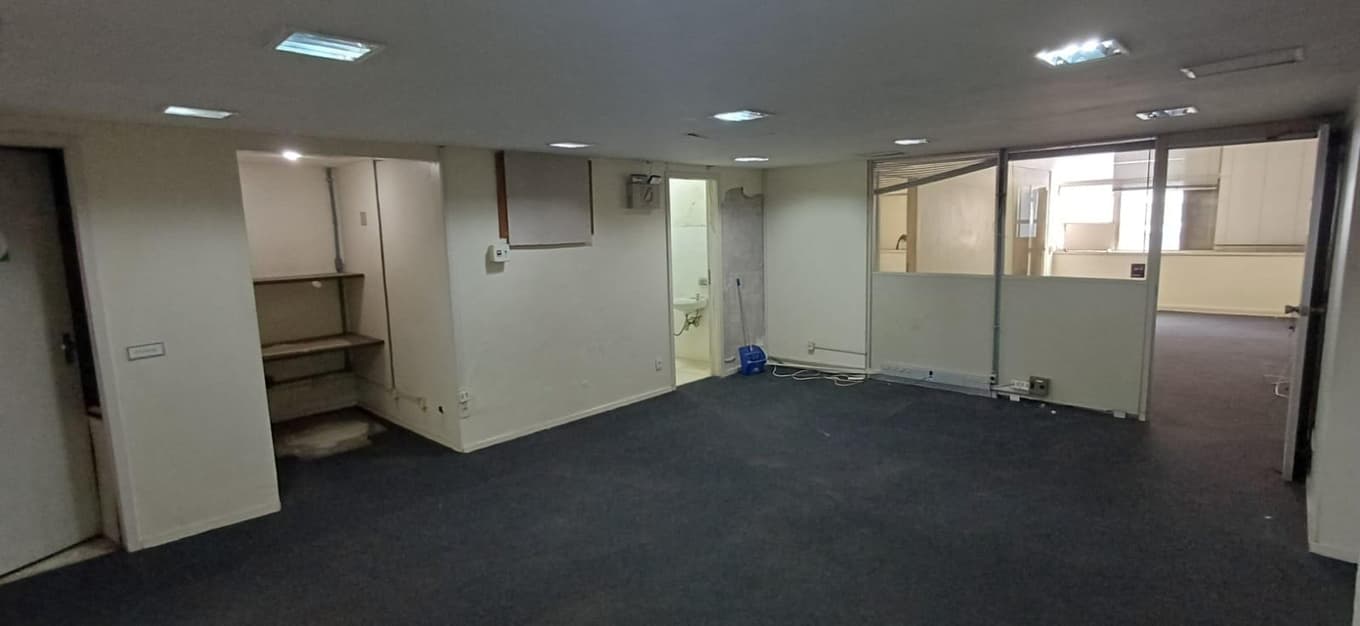 Foto 40 de 57: Comercial em leilão em Rio De Janeiro - RJ, bairro Centro — Conjunto Comercial 377m² na Av. Presidente Vargas, 583 | Centro/RJ | Próximo ao Metrô Uruguaiana e Candelária | Oportunidade para Investidores!