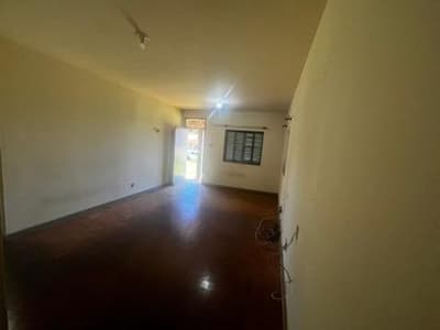 Foto 18 de 22: Casa em leilão em Ivaiporã - PR — Casa com 205m² de área construída e terreno de 1.746m², Desocupado, em Ivaiporã/PR