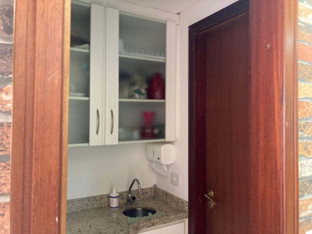 Foto 12 de 30: Comercial em leilão em Curitiba - PR — Conjunto comercial, vaga de garagem, no Edif. West Center, Rua Padre Anchieta 2454, Bigorrilho, Curitiba/PR - Massa Falida de Pluma Conforto e Turismo