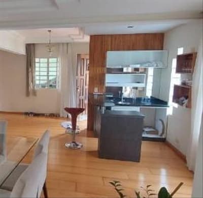 Foto 23 de 36: Casa em leilão em Apucarana - PR — Sobrado com área de 359,22m² e área total de terreno de 554,86m² - Apucarana/PR