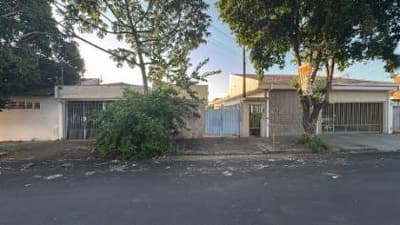 Foto 9 de 14: Casa em leilão em Bauru - SP, bairro Vila Souto — Casa 209m² com Terreno 399m² | Bauru-SP | Vila Souto - 3 Dorms, 3 Banheiros - Financiamento até 420 Meses!