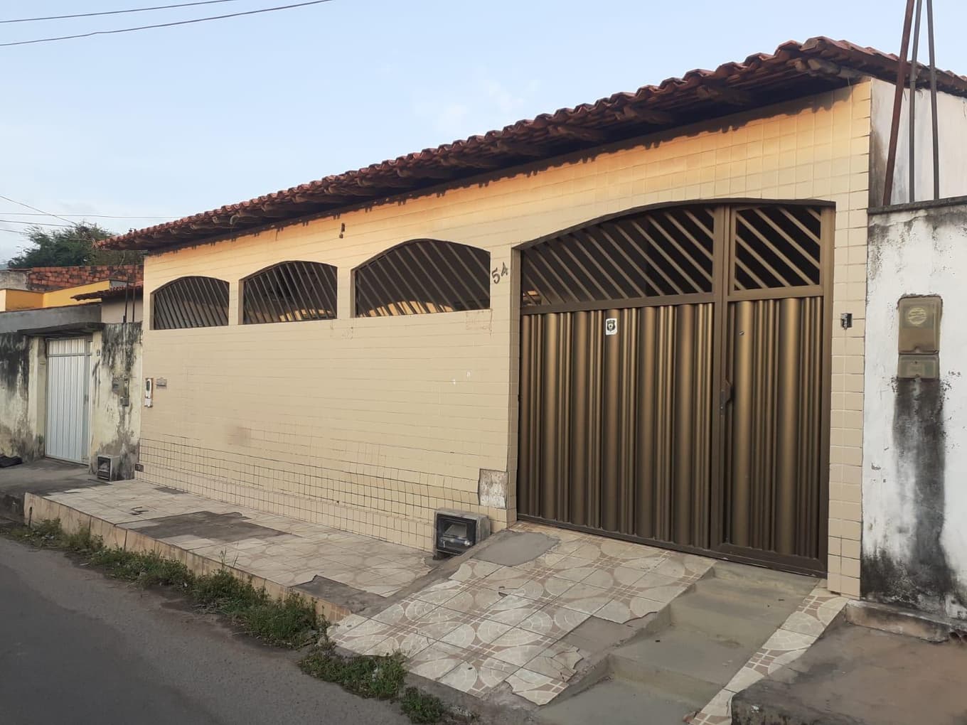Foto 1 de 4: Casa em leilão em São Luís - MA — Casa c/ Terreno de 200m², Santa Bárbara, São Luis/MA - Ocupada