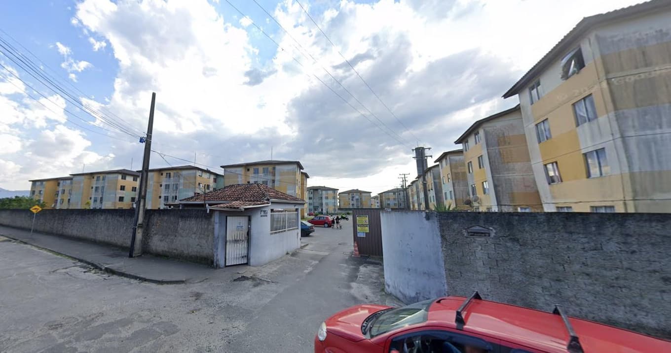 Apartamento em leilão em Paranaguá - PR, bairro Vila Divinéia — Apartamento n° 22, do Residencial Ilha do Farol, com área privativa de 44 m², situado em Paranaguá/PR