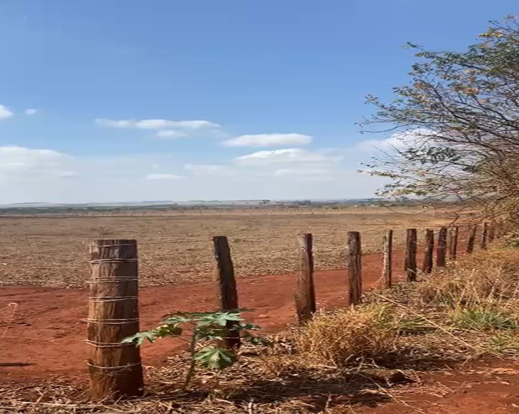 Foto 4 de 4: Terreno em leilão em Itumbiara - GO — Lote 3: Terreno e Uso do Solo Imóvel com formato irregular lote 13 da quadra E do loteamento residencial San Marco em Itumbiara/GO