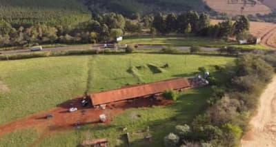 Foto 1 de 19: Area Rural em leilão em Cascavel - PR — Area de terras rural, medindo 18.964,00m², contendo um barracão com área de 820,00 m², silo para ração e poço artesiano.