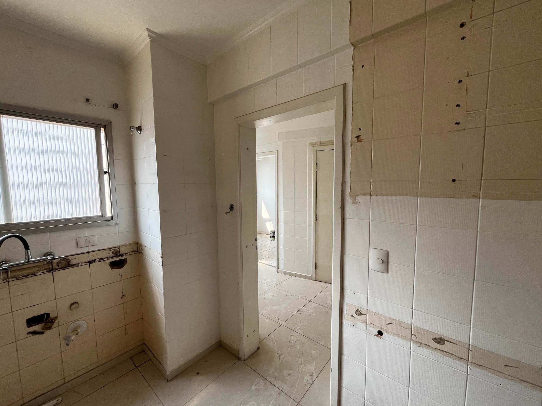 Foto 5 de 19: Apartamento em leilão em Curitiba - PR, bairro Batel — Apartamento área privativa 114,22m², com garagem, Rua Francisco Rocha 40, Batel, Curitiba/PR - M Falida ITP Informática