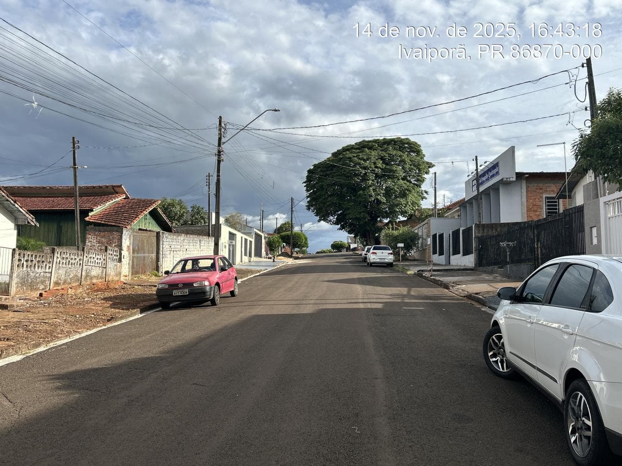 Foto 2 de 5: Casa em leilão em Ivaiporã - PR, bairro Centro — Fração ideal de 25% de Casa com áreas construída de 179,280m² e total de 387,84m² - Ivaiporã/PR