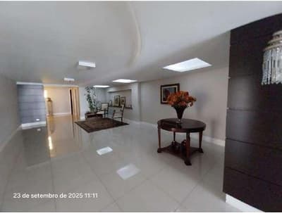 Foto 11 de 17: Apartamento em leilão em Curitiba - PR, bairro Água Verde — Apartamento sob nr.51-B, 4º andar, do Bloco "B" do "EDIFICIO NOTRE DAME" -área construída de 337,2450m2 - Rua Buenos Aires, 639, Bairro: Água Verde, Curitiba/PR.