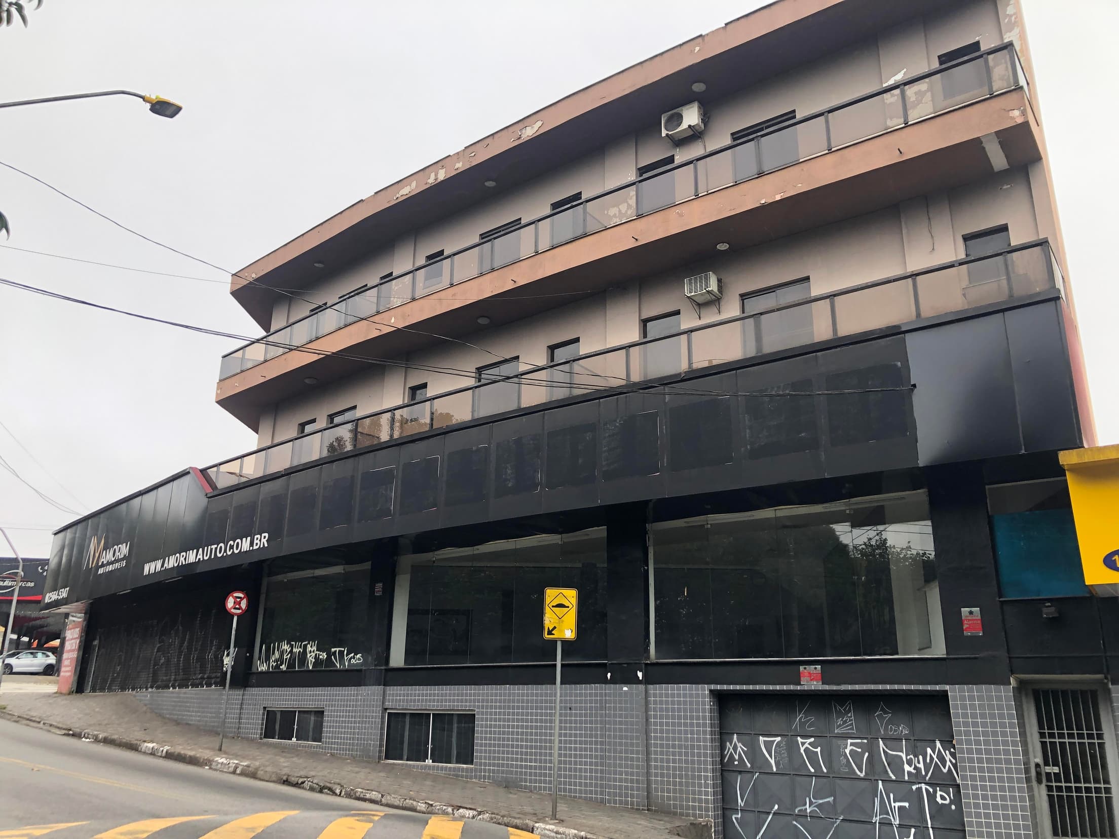 Foto 9 de 50: Comercial em leilão em Santo André - SP, bairro Vila Alto de Santo André — Imóvel 606m² | Vila Alto de Santo André/SP | Esquina Estratégica na Av. Martim Francisco! Ideal p/ Comércio