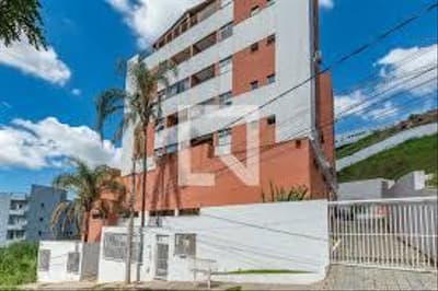Apartamento em leilão em Ponta Grossa - PR — Apartamento n° 1 (um), 1° pavimento, do Condomínio Edifício Indaiá, de frente para a Rua Frederico Bahls, 122