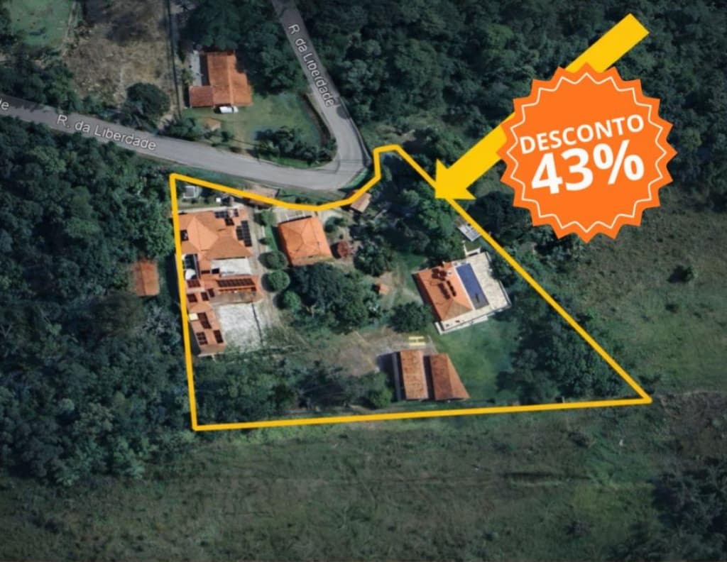 Casa em leilão em Santana De Parnaíba - SP — Chácara de alto padrão com 5 suítes e Área total de 5.381 m² | 43% abaixo da avaliação | Santana de Parnaíba/SP