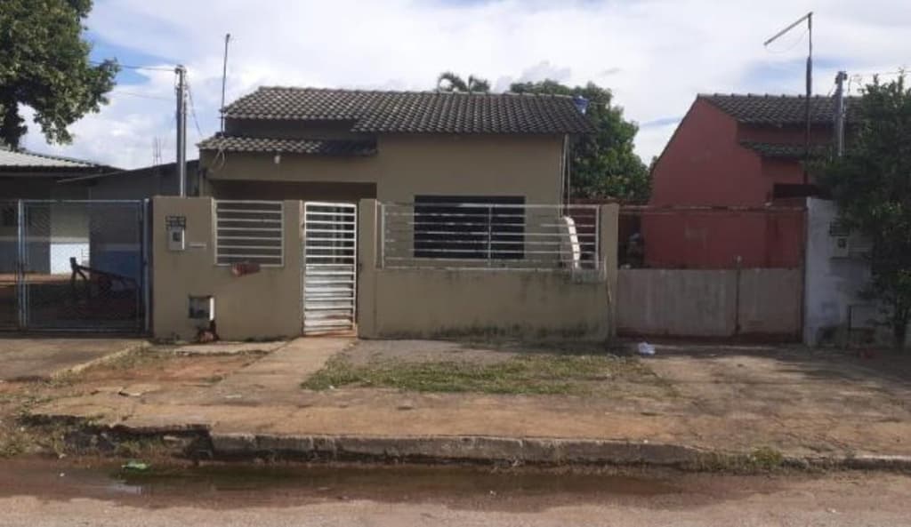 Casa em leilão em Padre Bernardo - GO — Casa 58m² na Vila Divinéia em Padre Bernardo/GO