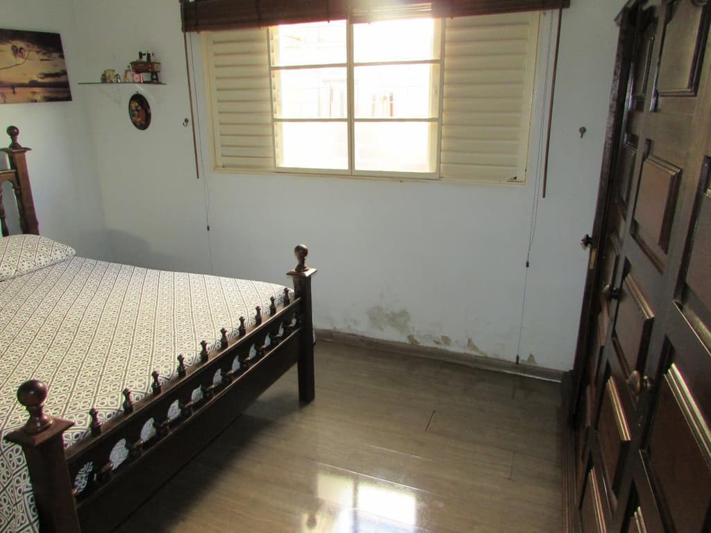 Foto 17 de 18: Casa em leilão em Barretos - SP, bairro Bela Vista — Casa, A.T. 242m², A.C. 154m², Celina