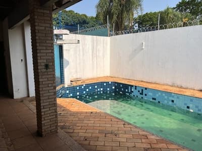 Foto 9 de 9: Casa em leilão em Maringá - PR — Lote contendo benfeitoria residencial, com aproximadamente 298.61m², Maringá/PR