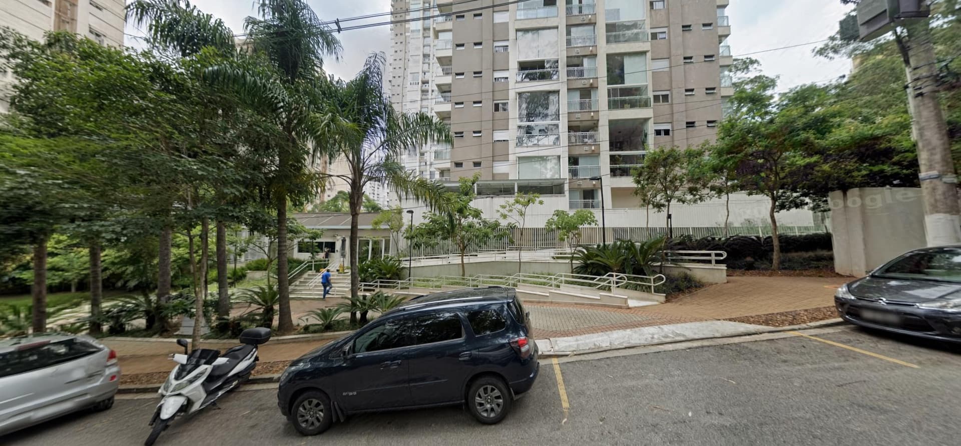 Apartamento em leilão em São Paulo - SP, bairro Vila Andrade — Apto. 196m² e 3 Vagas - Condomínio Grand Panamby ¿ Vila Andrade/SP