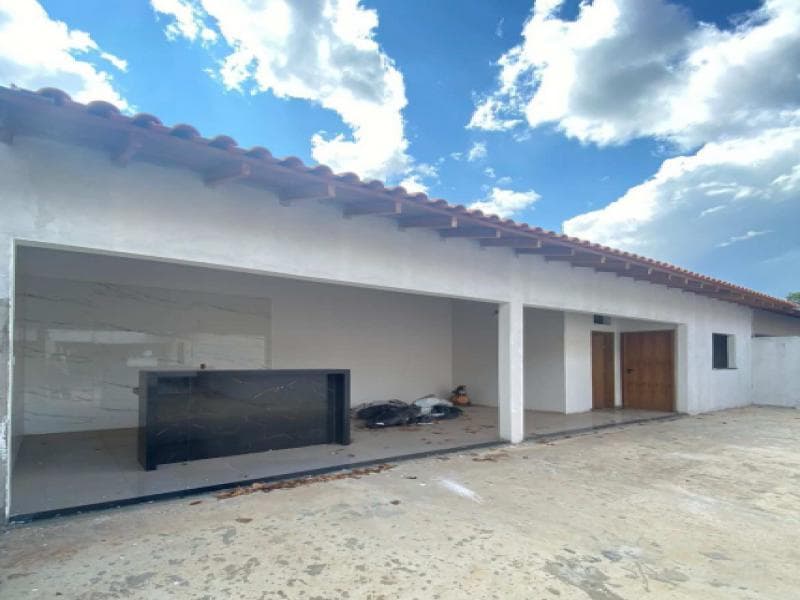 Foto 7 de 12: Casa em leilão em Juara - MT, bairro Loteamento Jardim Floresta — Casa, 300.0 m2, Juara / MT