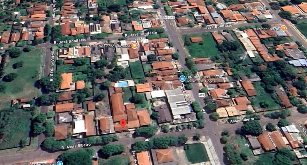 Terreno em leilão em Aquidauana - MS — Lote, A.T. 100m², piscina, churrasqueira, lavanderia, Rua Assis Ribeiro