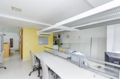 Foto 11 de 21: Comercial em leilão em Porto Alegre - RS — Sala Comercial, desocupada, com 34 m² privativos, 1 vaga, Independência, Porto Alegre RS