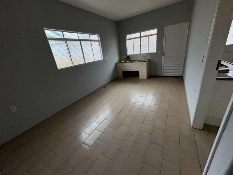 Foto 12 de 14: Casa em leilão em Pereira Barreto - SP, bairro Hossoi — Casa, Desocupado, Pereira Barreto / SP (63% abaixo da avaliação)