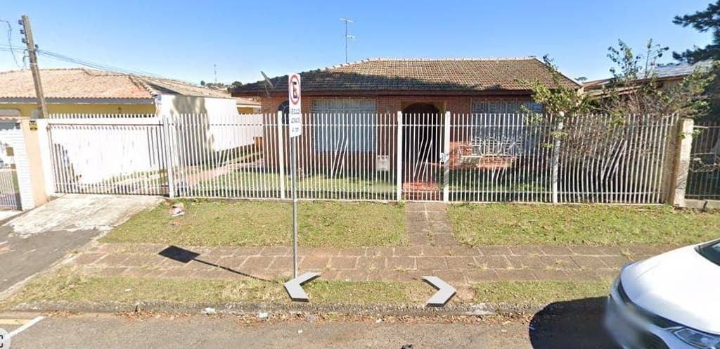 Casa em leilão em Ponta Grossa - PR — Casa com 181,73 m² em Ponta Grossa/PR
