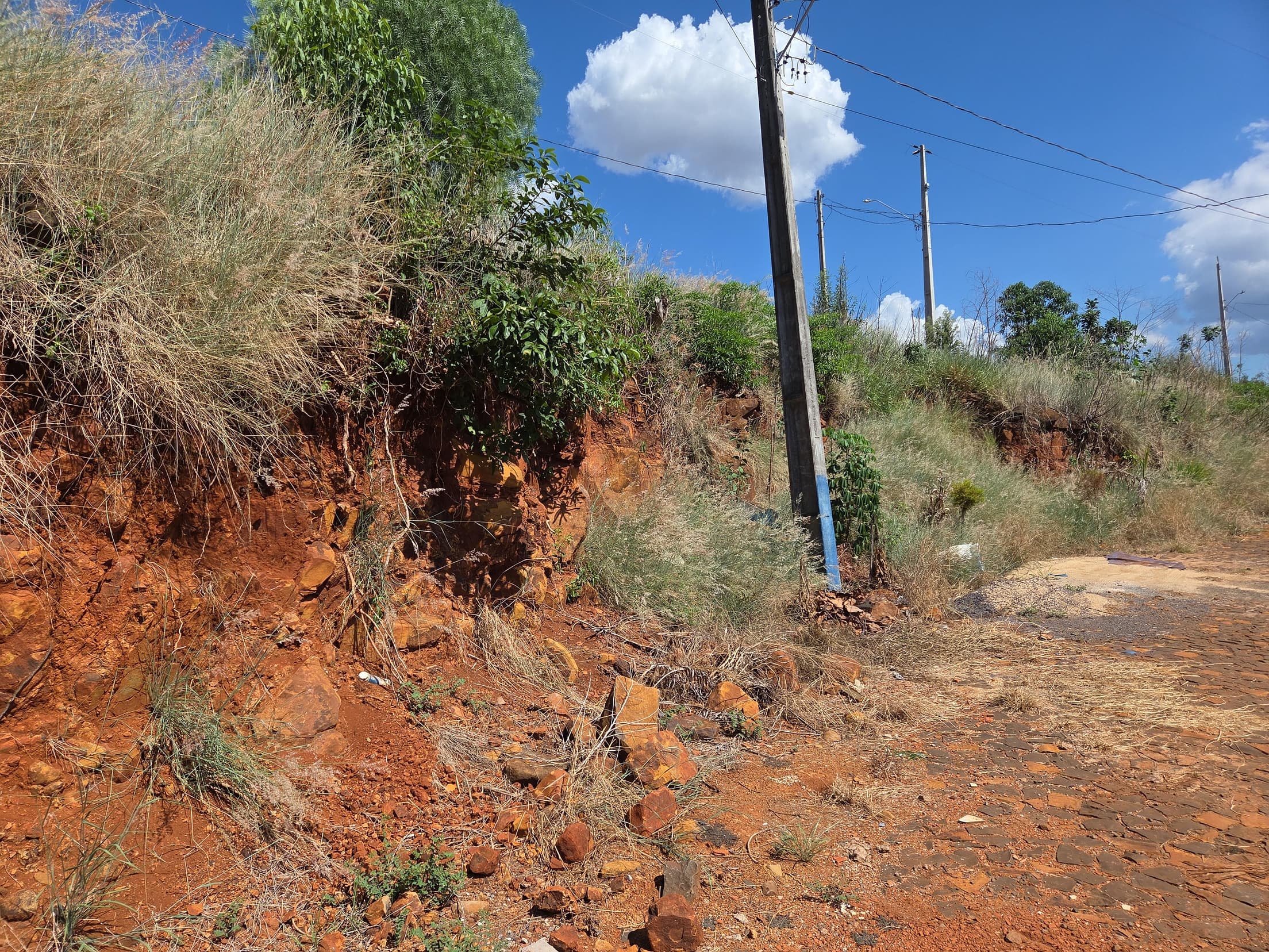 Foto 2 de 7: Terreno em leilão em Nova Prata Do Iguaçu - PR — LOTE URBANO Nº 01, QUADRA Nº 04 DO LOTEAMENTO MARINA PORTAL DO SOL DO MUNICÍPIO DE NOVA PRATA DO IGUAÇU/PR ÁREA DE 3.936,57M²