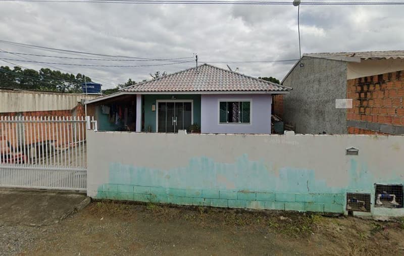 Foto 1 de 3: Terreno em leilão em Penha - SC — Imóvel consistente em um terreno com área de 420,00m², no local existem duas casas ambas de aproximadamente 70m²